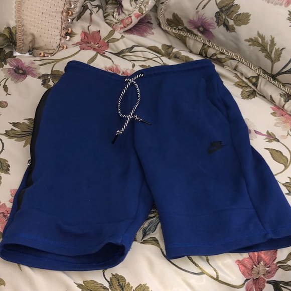 nike tech fleece shorts blue